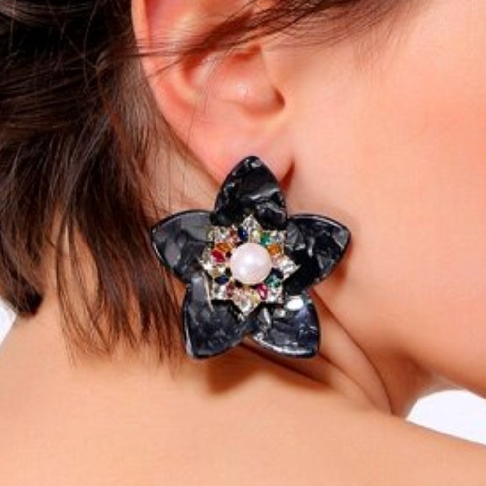 Gorgeous Black Marbled  Flower Earring